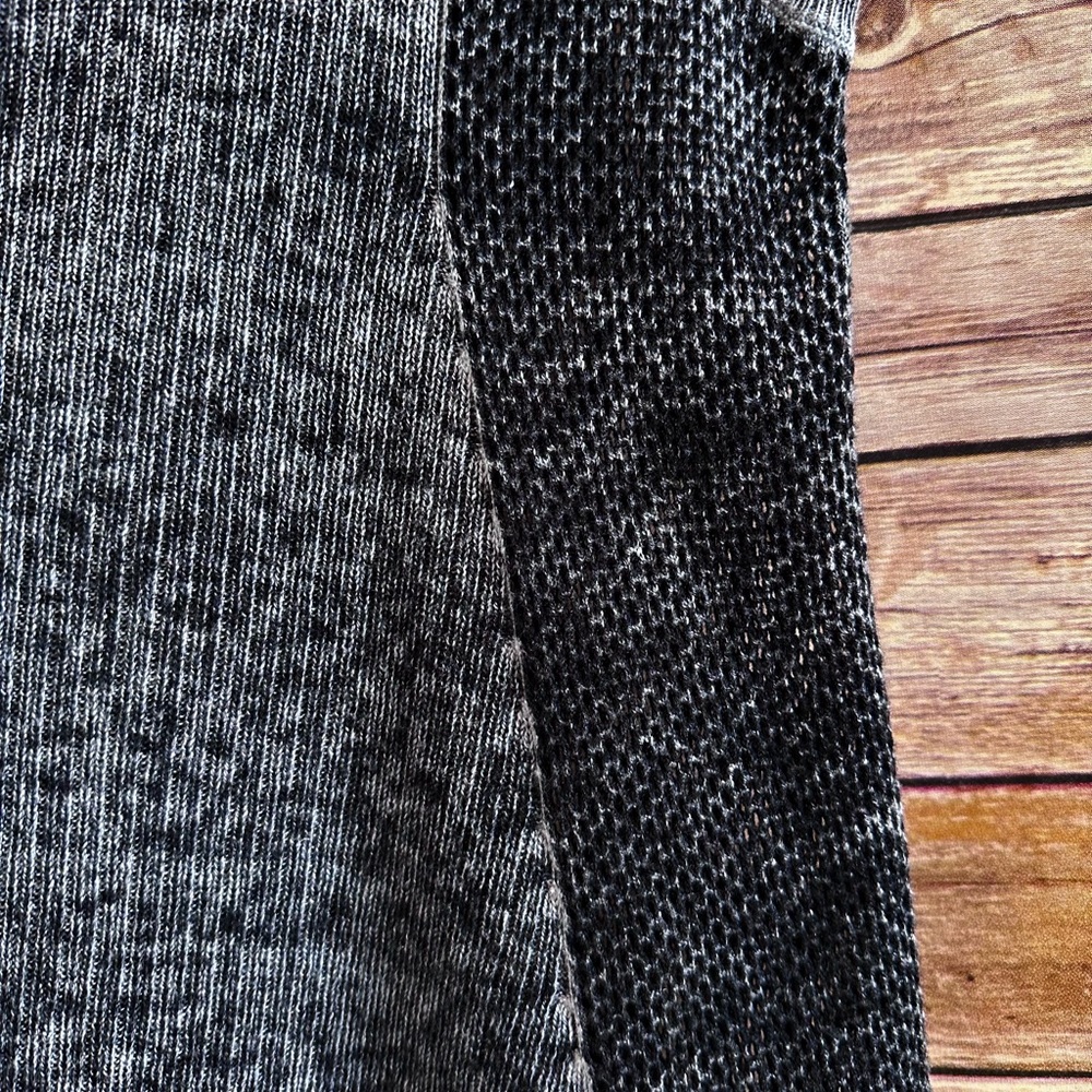 American Eagle Sweater Tank Women’s Size Small Gray Black Knit Mesh Sides - Picture 3 of 5